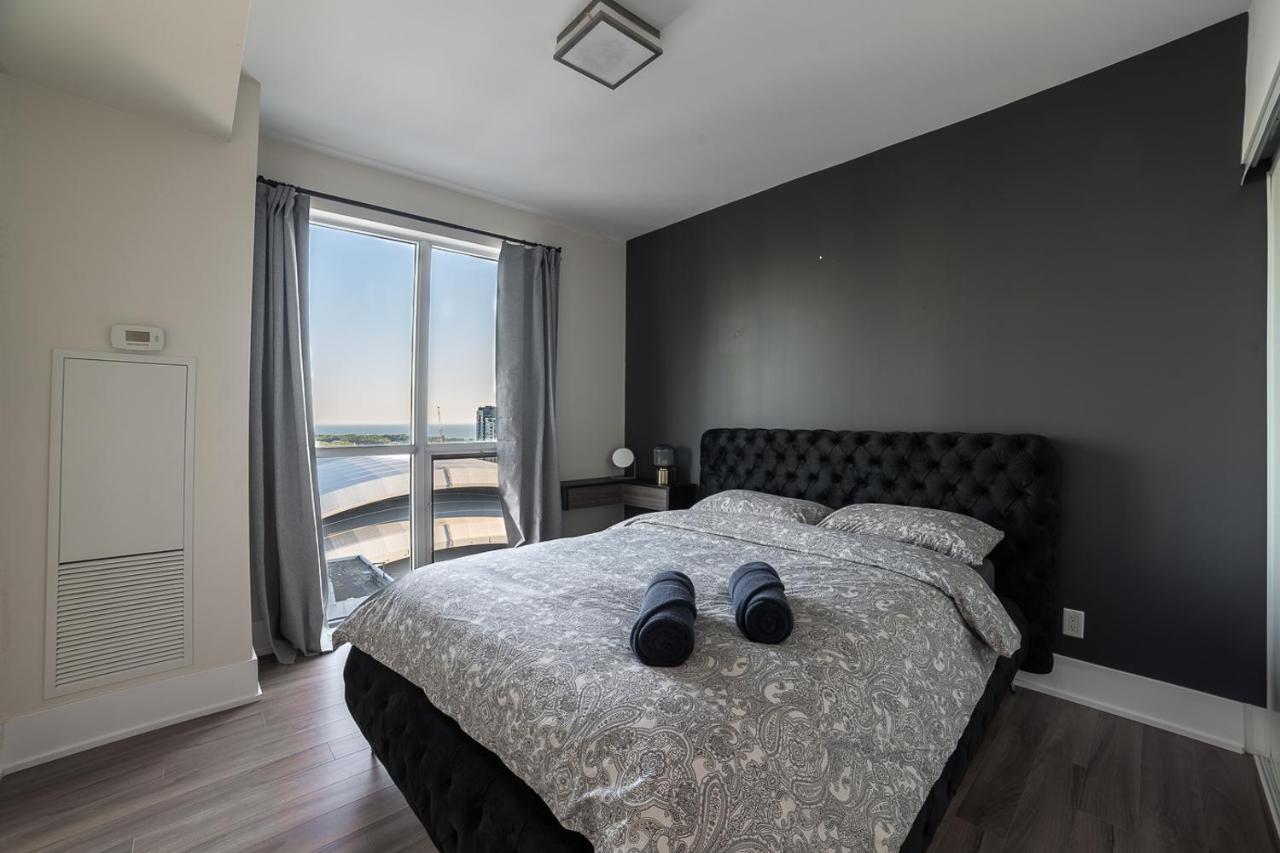 טורונטו Designer Condo W/ Cn Tower View & Parking מראה חיצוני תמונה